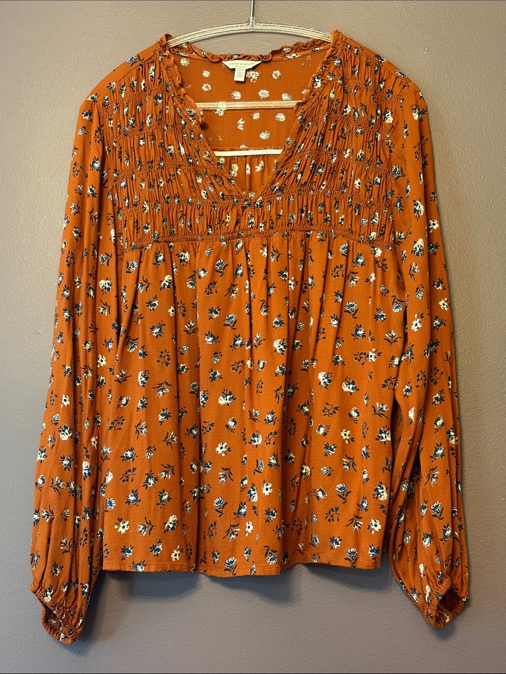 Lucky Brand Women's Rust Floral Smocked V-Neck Ling Sleeved Blouse 1X